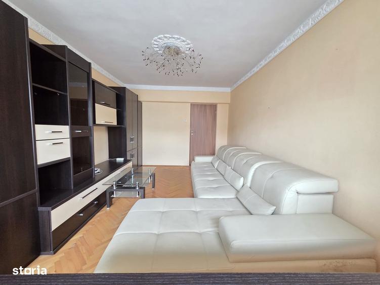 Apartament cu 3 camere în Mazepa 1