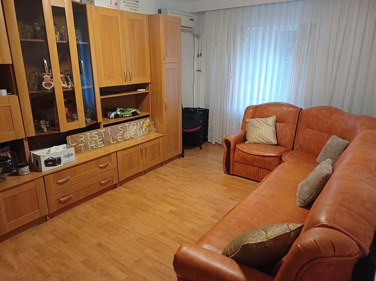 Apartament cu 2 camere decomandat în CET
