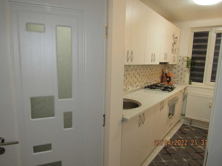 Apartament cu 3 camere semidecomandat, mobilat în 1 Decembrie 1918