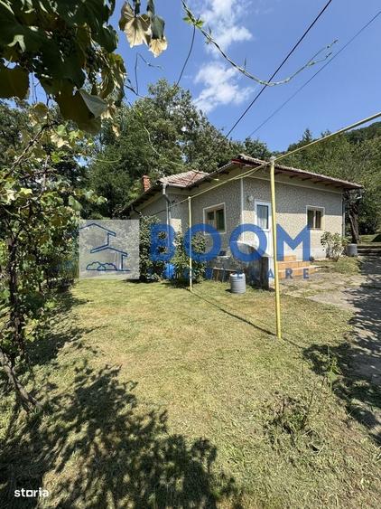 Casă cu 3 camere în Poenari
