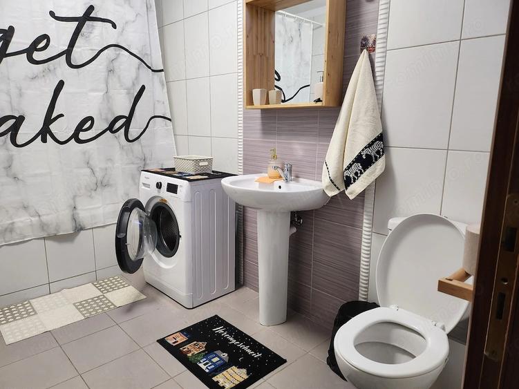 Apartament cu 2 camere decomandat în Splaiul Unirii