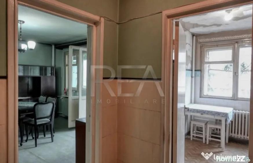 Apartament cu 3 camere semidecomandat în Gorjului