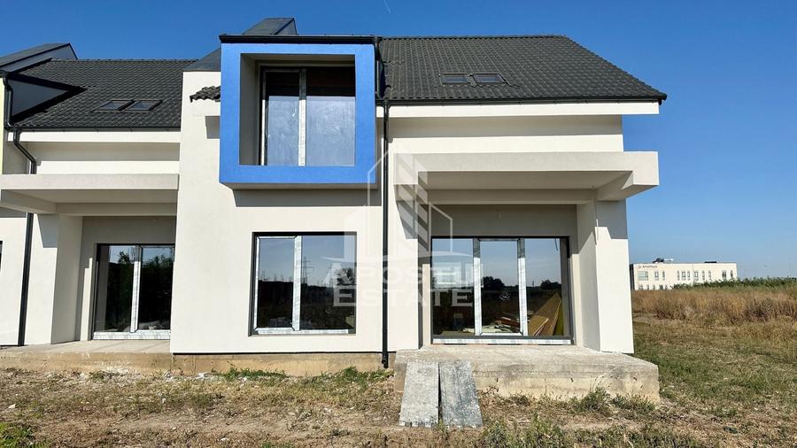 Duplex cu 4 camere cu Canalizare în Dumbrăvița