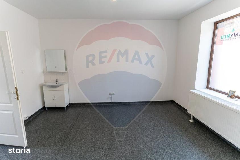 Casă cu 4 camere în Central