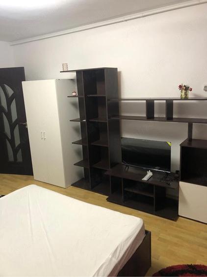 Garsonieră decomandată în Central