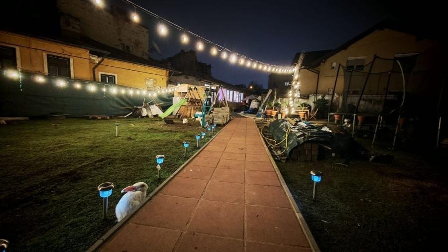 Apartament cu 4 camere semidecomandat în Moșilor