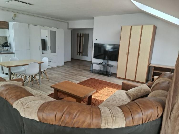 Apartament cu 2 camere semidecomandat în Florești
