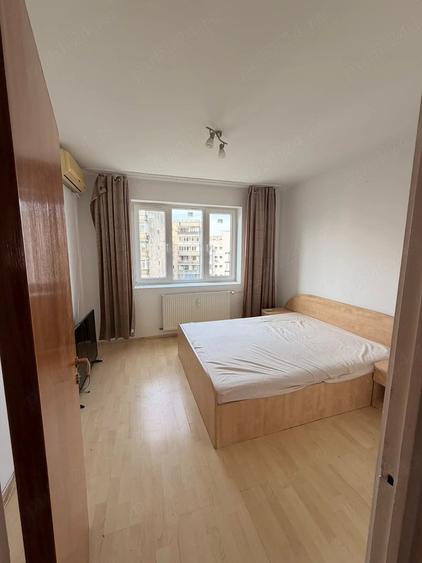 Apartament cu 3 camere decomandat în Dristor