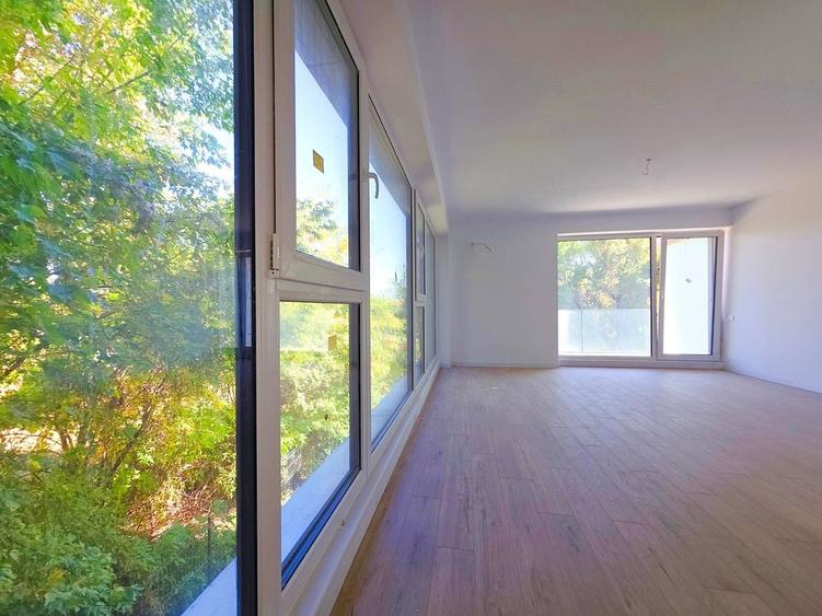 Apartament cu 3 camere decomandat în Splaiul Unirii