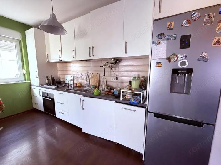 Apartament cu 3 camere decomandat, mobilat în Bucovina
