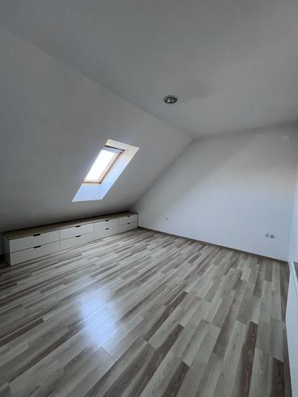 Apartament cu 3 camere în Florești