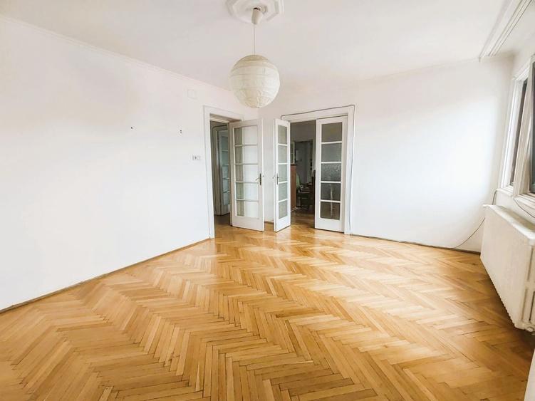 Apartament cu 5 camere circular în Grădina Icoanei