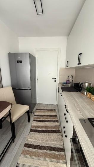 Apartament cu 2 camere semidecomandat, mobilat în Colentina