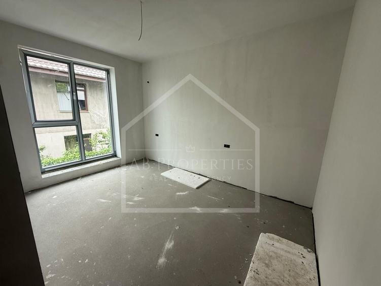 Duplex cu 4 camere cu Canalizare în Străulești