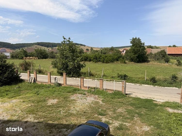 Casă cu 4 camere în Cristian