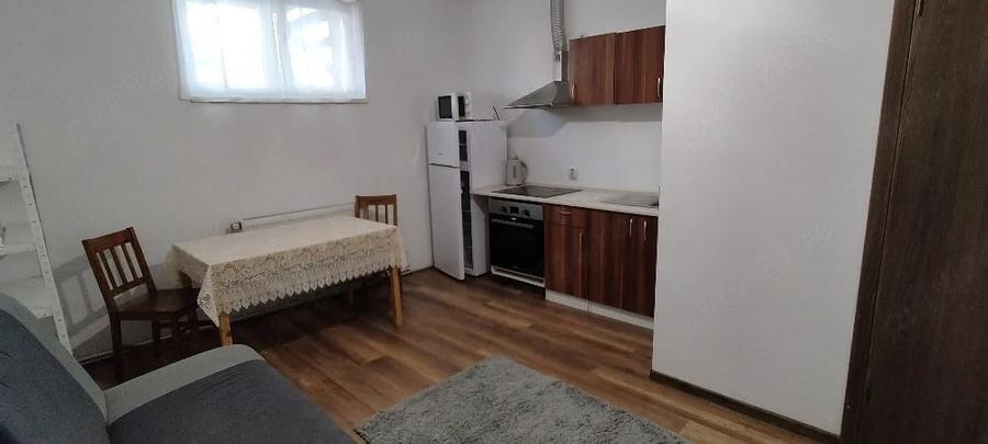 Garsonieră decomandată în 7 Noiembrie