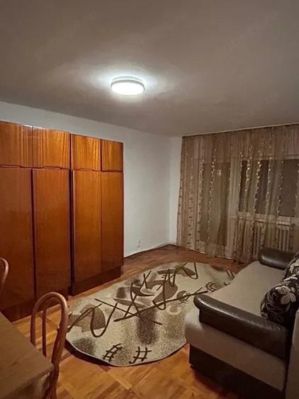 Apartament cu 3 camere decomandat în Mărăști