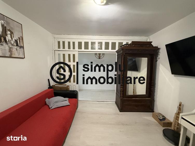 Apartament cu 3 camere semidecomandat în Rovine