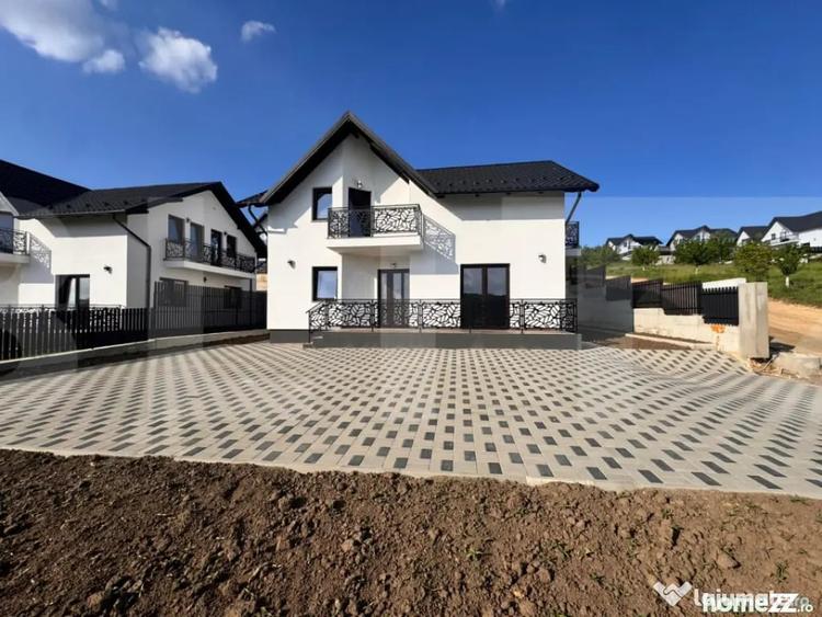 Casă cu 4 camere cu Teren 373 Mp în Central
