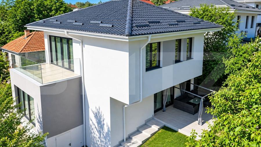 Casă individuală cu 4 camere cu Canalizare în Bârnova