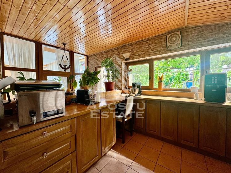 Casă individuală cu 16 camere cu Piscina în Ghirodei