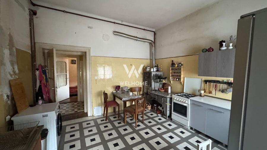 Apartament cu 5 camere decomandat în Central