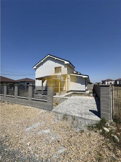 Duplex cu 4 camere cu Canalizare în Moșnița Nouă