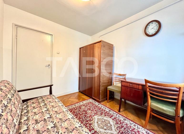 Apartament cu 3 camere semidecomandat, mobilat în Mănăștur