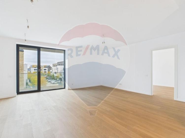 Apartament cu 3 camere semidecomandat în Nord