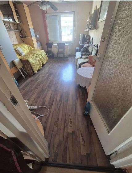 Apartament cu 3 camere decomandat în Cornișa