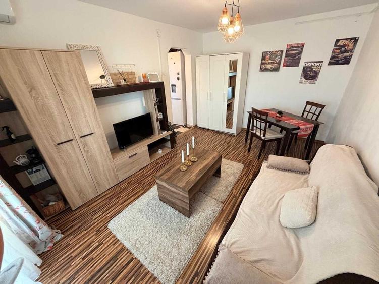 Apartament cu 2 camere decomandat în Tei