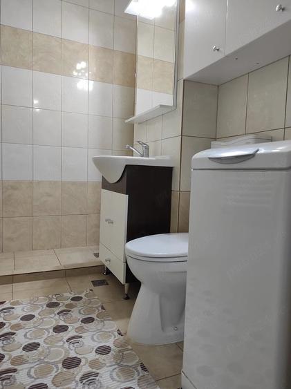 Apartament cu 3 camere decomandat în Exterior Vest