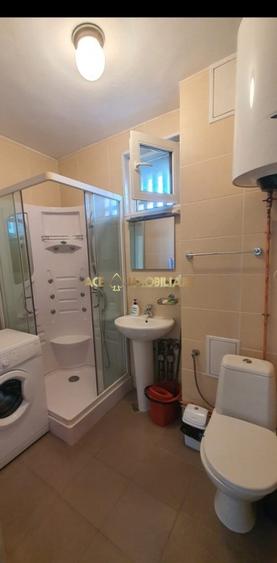 Apartament cu 3 camere semidecomandat, mobilat în Gara de Nord