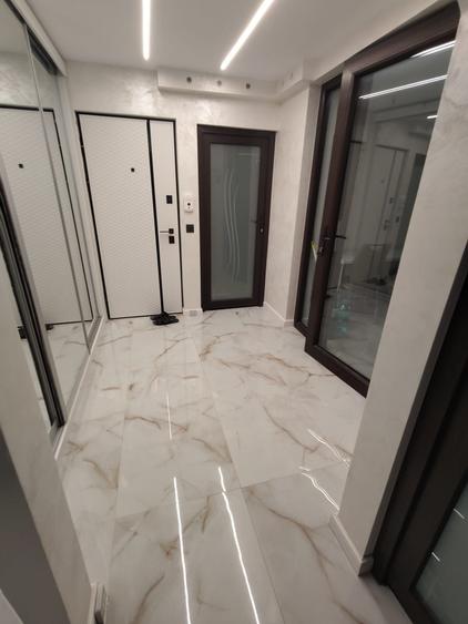 Apartament cu 2 camere decomandat în Micro 20
