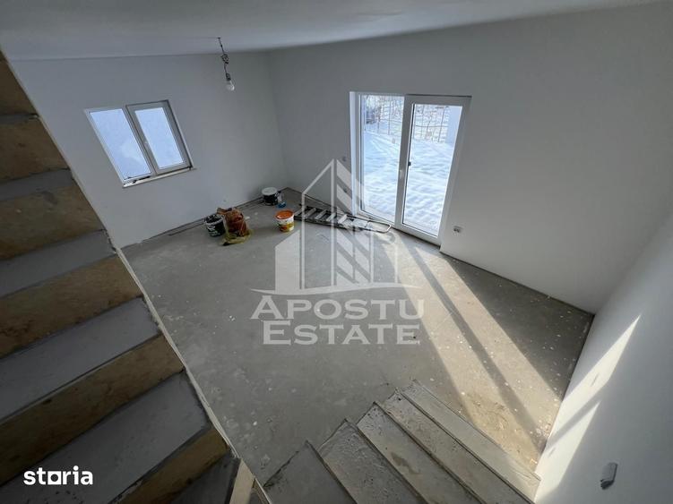 Casă cu 4 camere cu Teren 180 Mp în Ghiroda