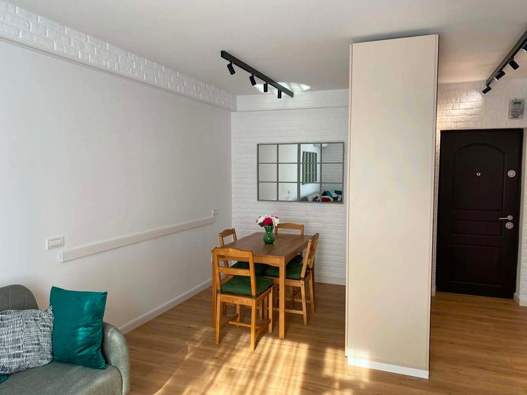 Apartament cu 2 camere decomandat în Sala Palatului