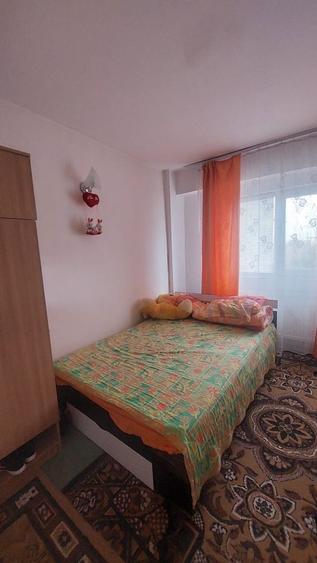 Apartament cu 4 camere semidecomandat în Ultracentral