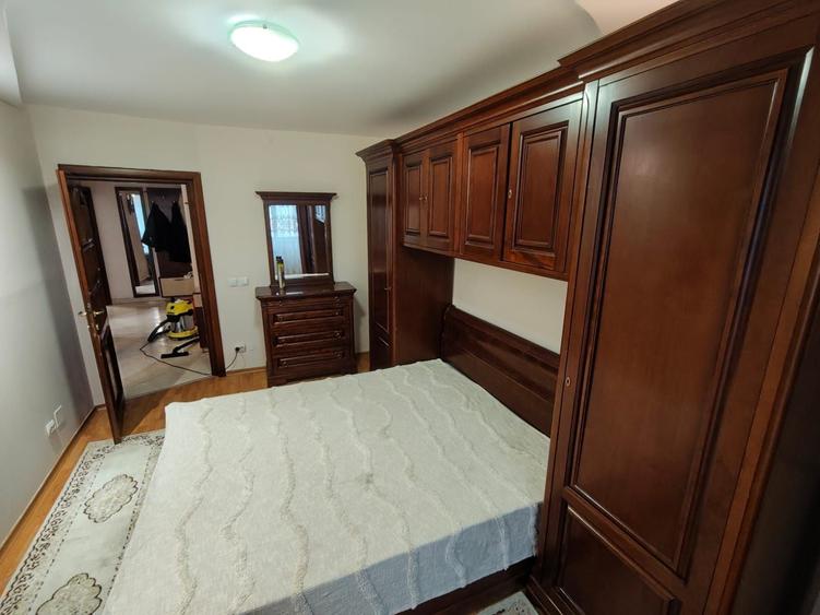 Apartament cu 2 camere decomandat în Nicolina