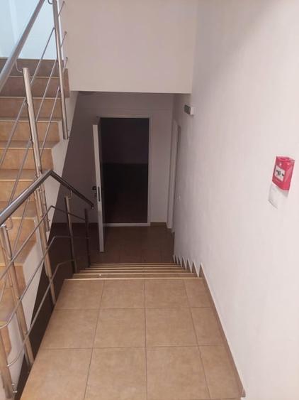 Spațiu comercial, de 84 mp, în Sărari