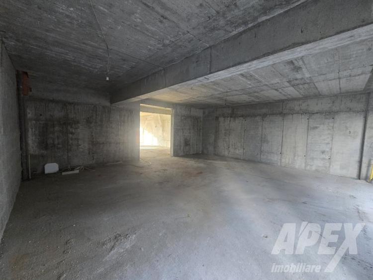 Spațiu comercial, de 138.39999389648 mp, în Drumul Taberei