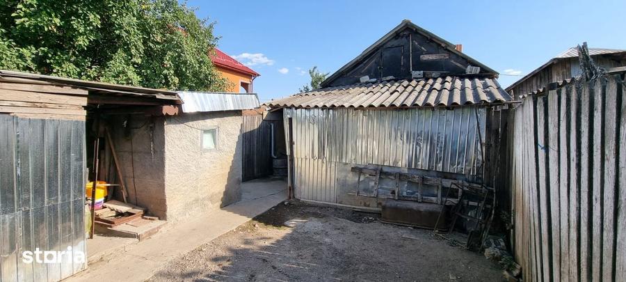 Casă cu 5 camere cu Teren 458 Mp în Caracal
