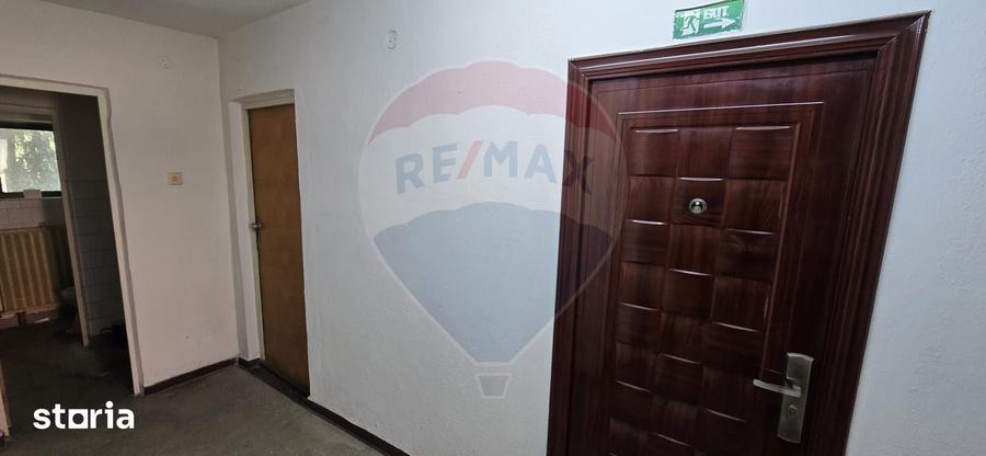 Spațiu comercial, de 250 mp, în Industrială