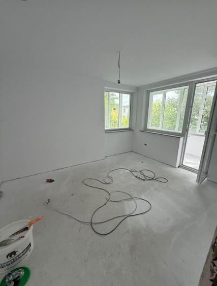 Apartament cu 3 camere semidecomandat în Ultracentral
