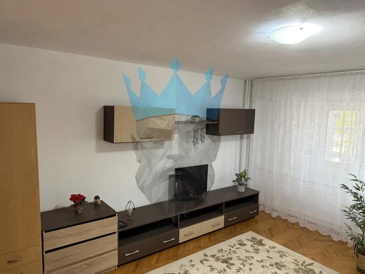 Apartament cu 3 camere decomandat în Splaiul Unirii