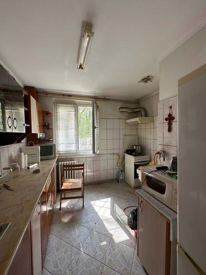 Apartament cu 3 camere decomandat în Rahova