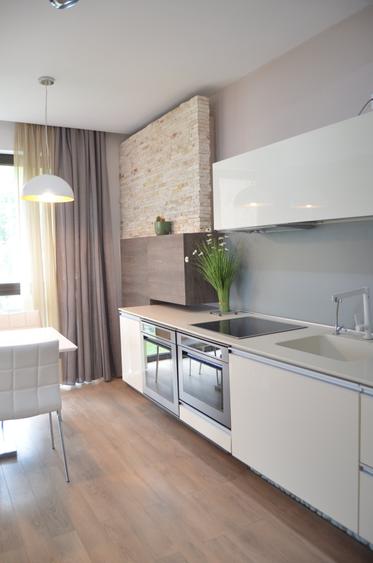 Apartament cu 3 camere decomandat în Dealul Cetății