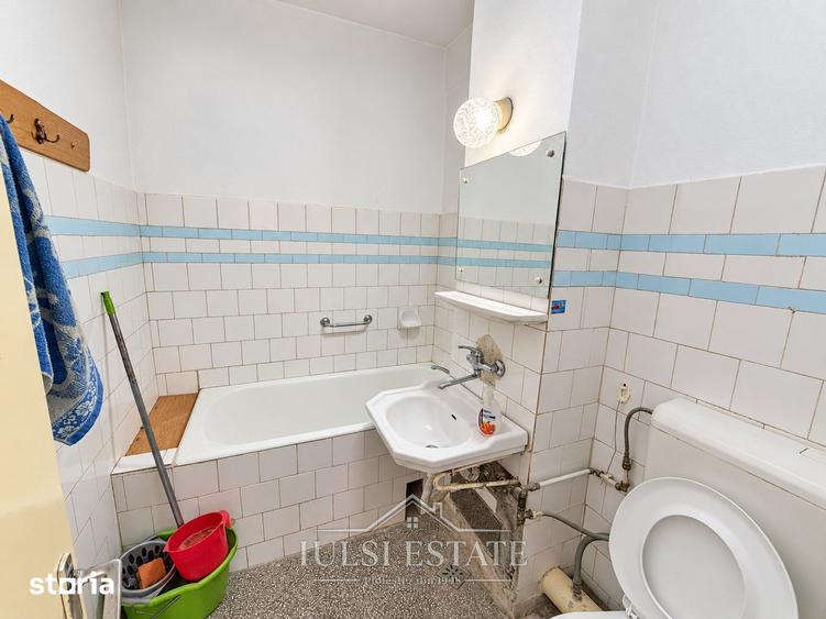 Apartament cu 3 camere semidecomandat în Andrei Mureșanu