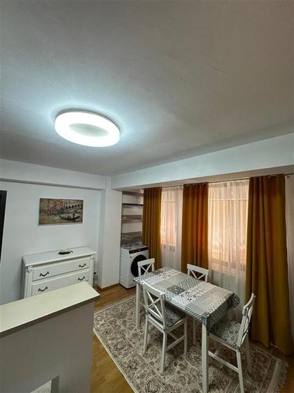 Apartament cu 2 camere decomandat, mobilat în Central