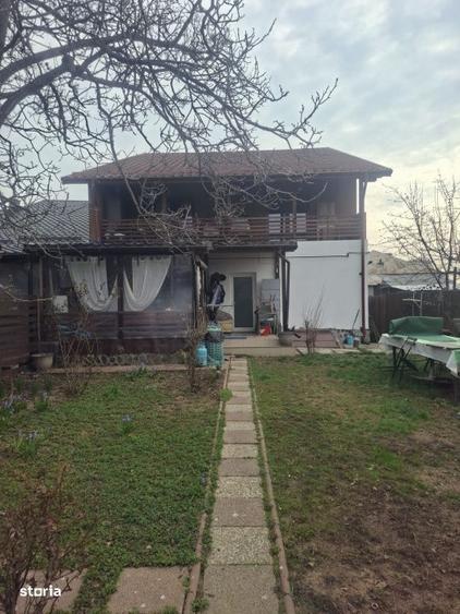 Casă cu 4 camere cu Teren 1000 Mp în Boldești