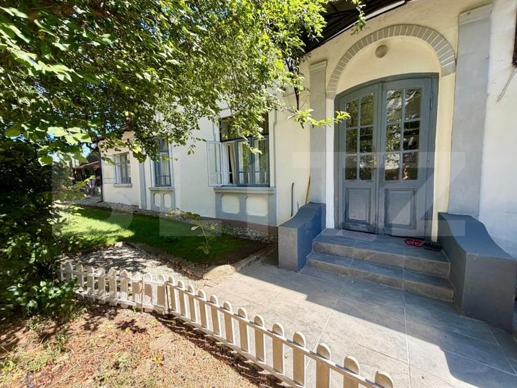 Casă cu 3 camere cu Canalizare în Ultracentral